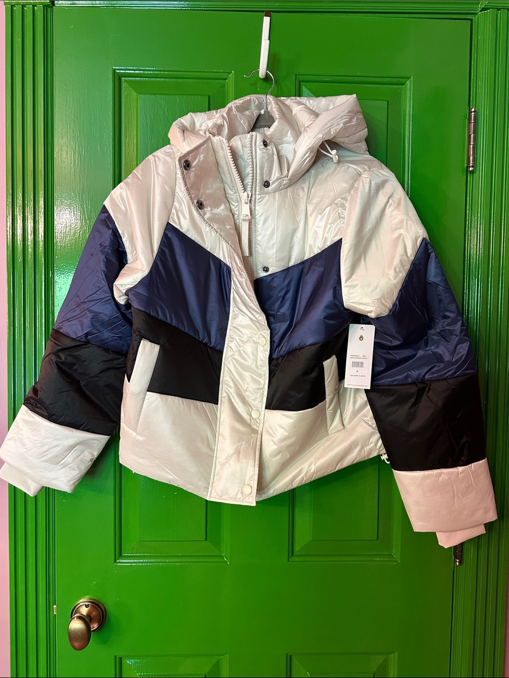 Spiritual Gangster Aero Puffer Jacket - Picture 5 of 7
